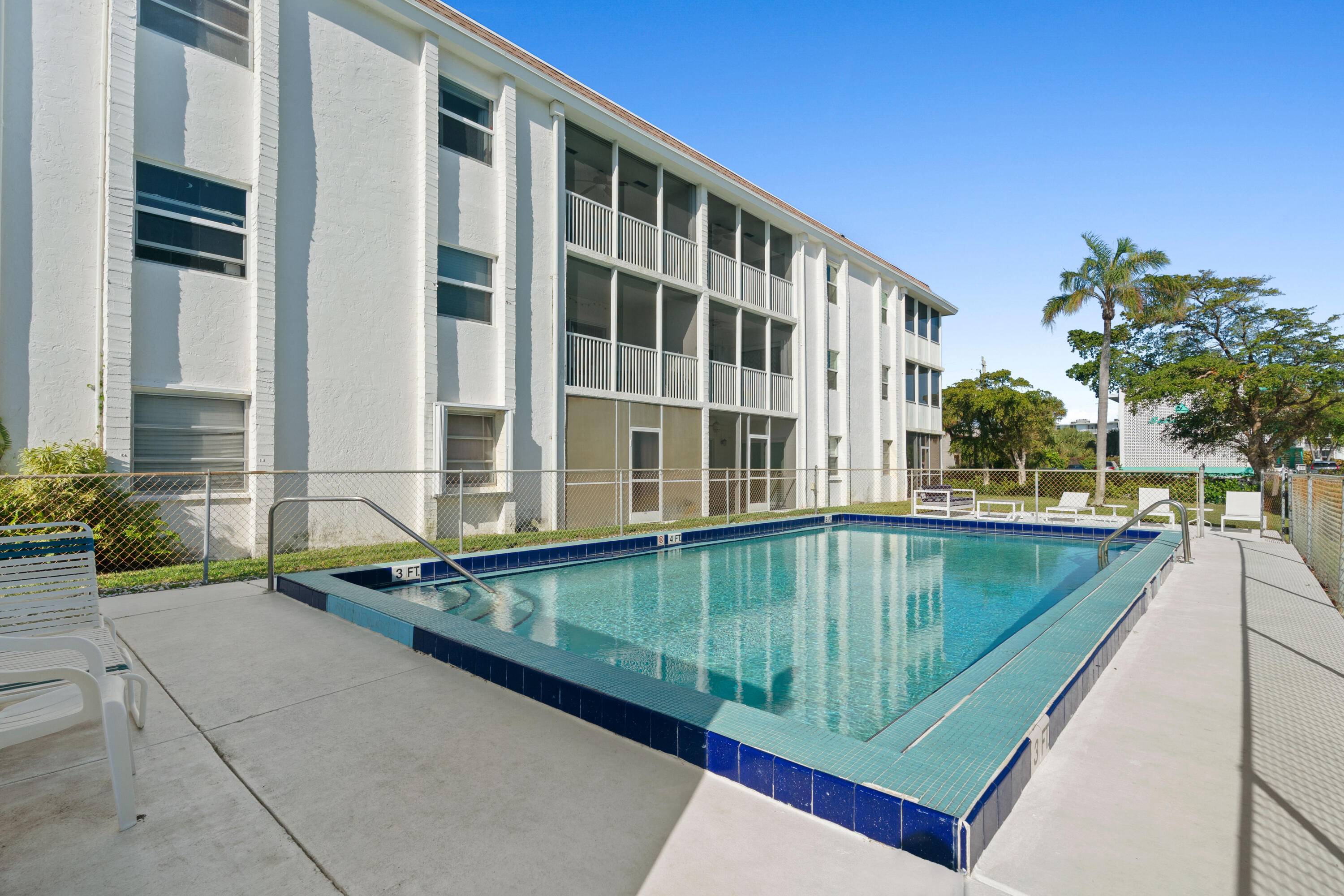 Seller will pay 6 months of Condo fees with accepted offer !