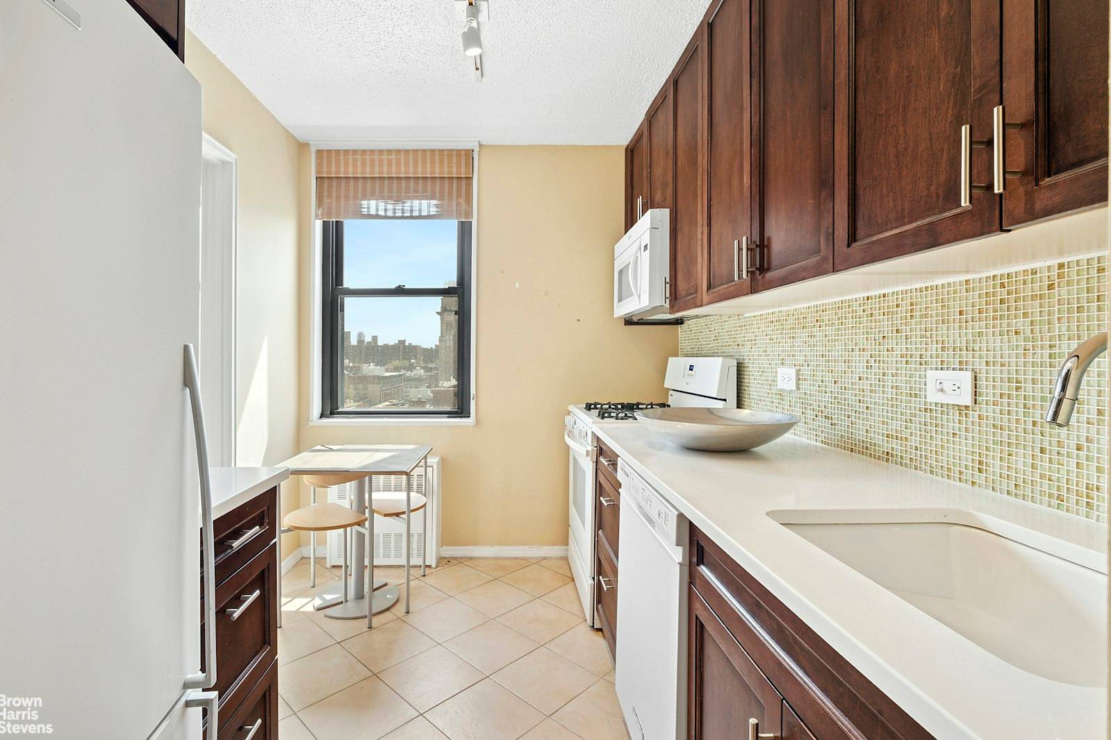 Welcome to a true gem within the vibrant tapestry of New York City living at 201 East 17th Street, nestled in the esteemed Gramercy Park neighborhood.