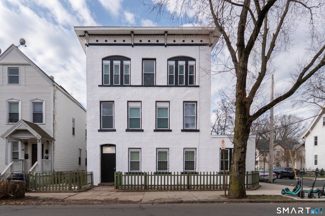 Excellent investment opportunity at 522 Elm Street in New Haven !