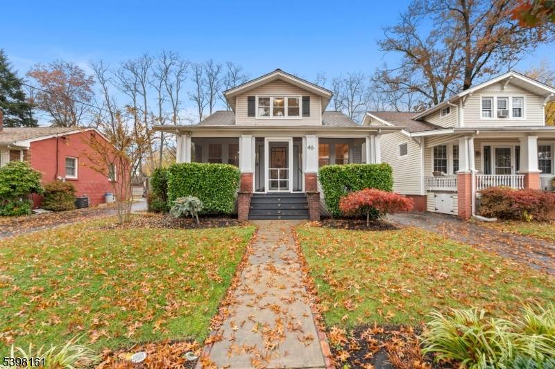 Welcome to 46 Plainfield Avenue in charming Metuchen, NJ !