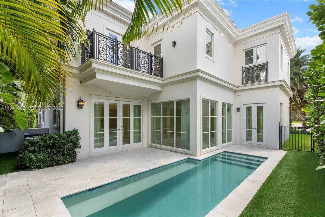 The absolute best value for a modern newly constructed luxury 2 story townhouse at Villa Blanc.