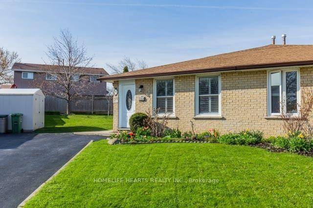 Move In Ready 3BR Family Home In Beautiful Sought After Quiet And Family Friendly Valley Park Neighborhood.