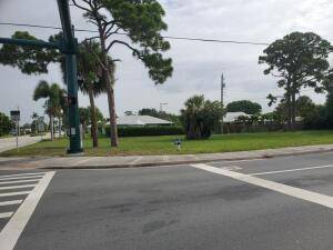 Great Residential lot located in Stuart close to downtown, shopping, schools and beaches.