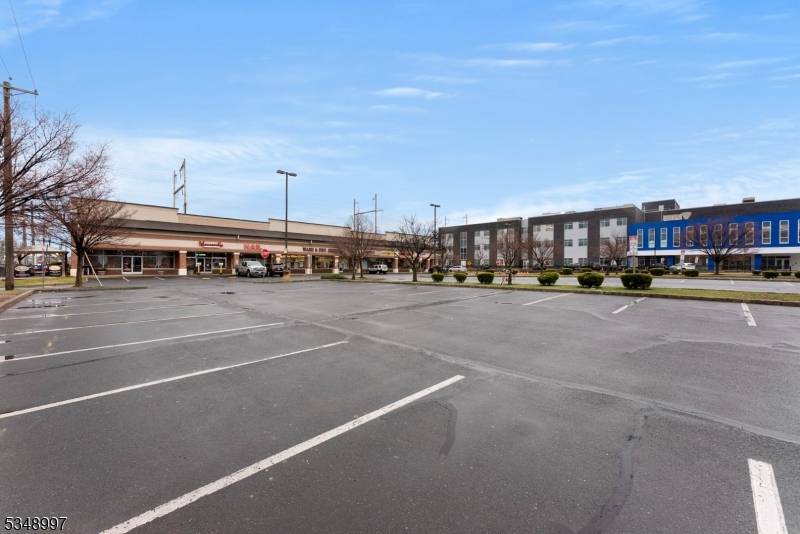 Mozzarella Cucina Pizzeria is a restaurant that serves a fusion of cuisine.