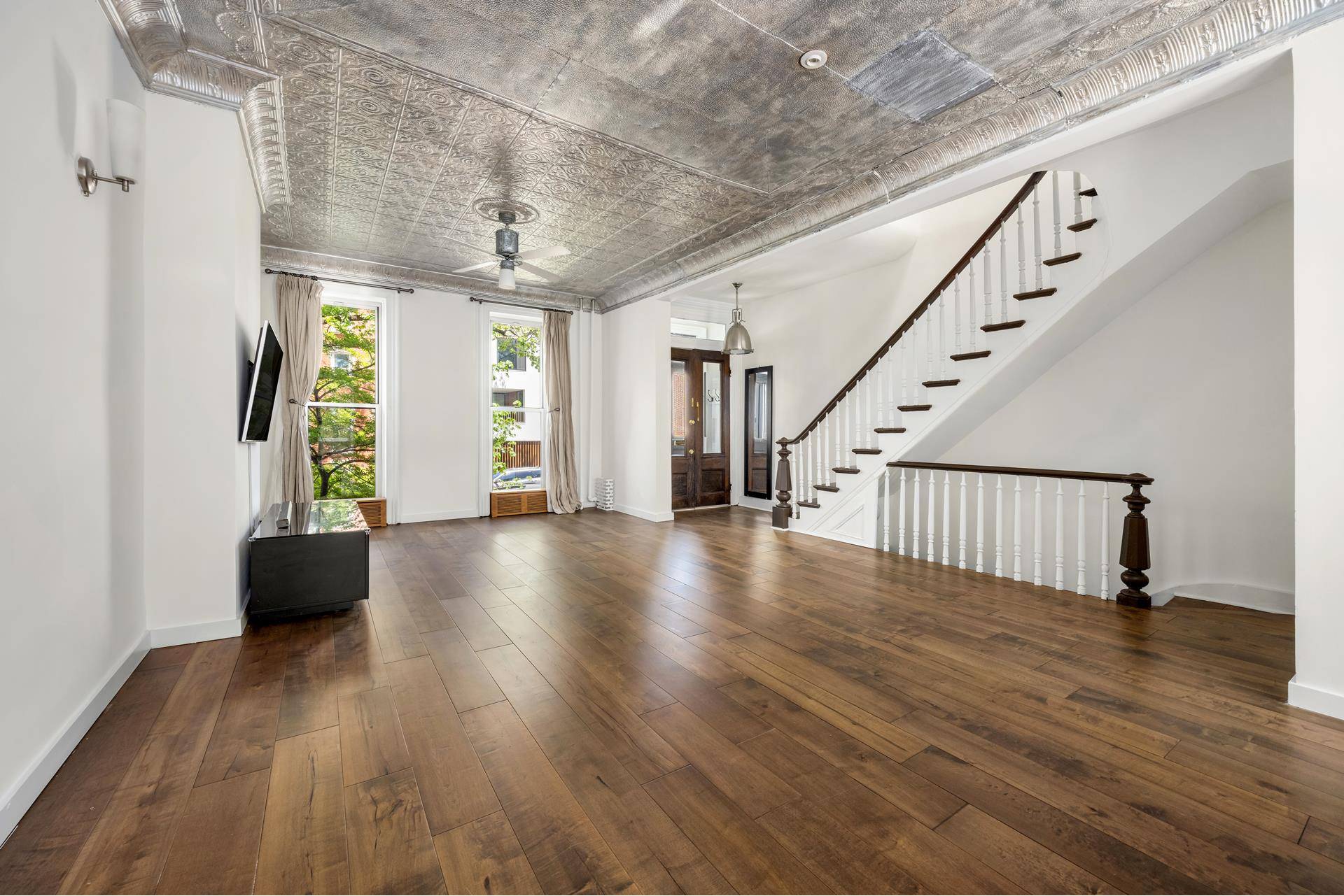 Beautiful 5 Bedroom, 2. 5 Bath, 20FT wide Townhouse with Expansive Deck amp ; Garden AVAILABLE IMMEDIATELY Completely renovated yet full of original charm, this turn key townhouse checks every ...