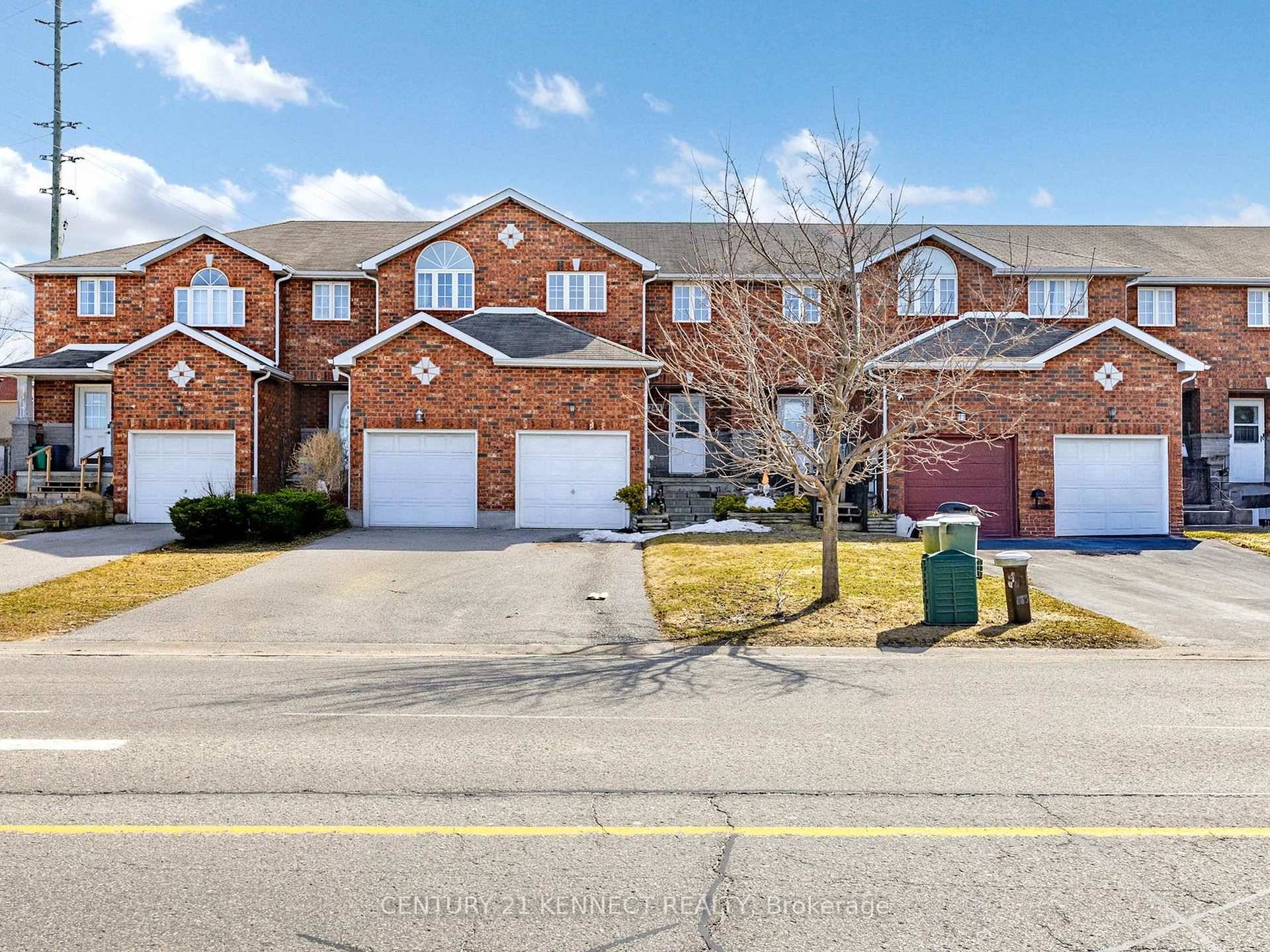Fantastic Location Near Georgian Mall, Across From The Bayfield Rec Centre, Steps To Bus Route, Close To Georgian College And Rvh.