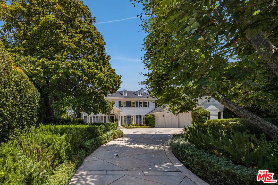130  S Cliffwood Ave 7BR Brentwood La