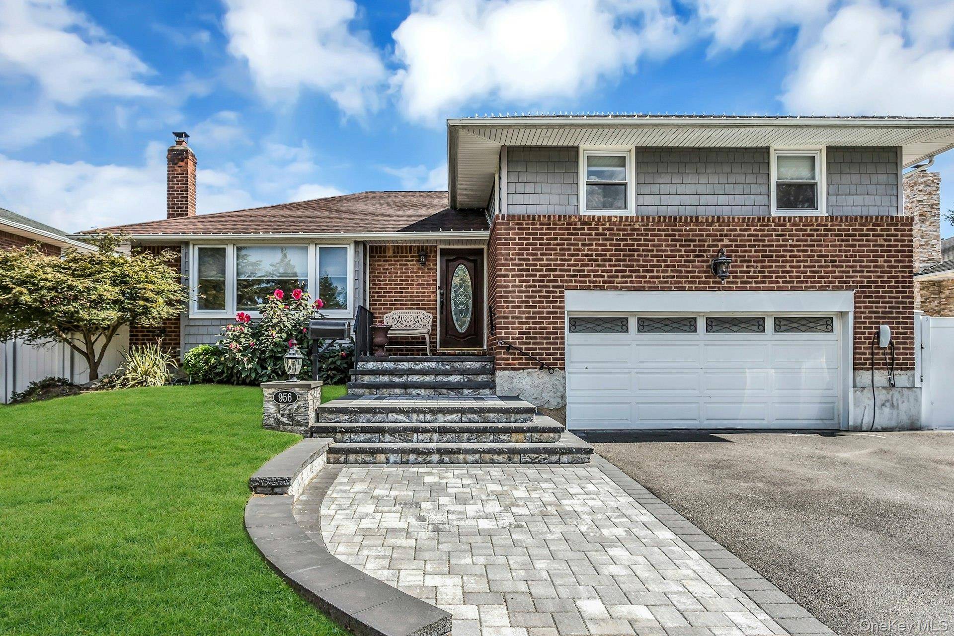 Prime Salisbury Estates Rental Fully Updated amp ; Move In Ready !