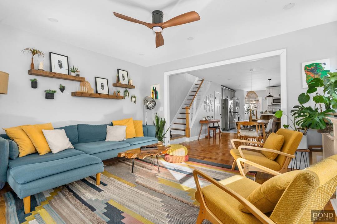 Spacious 2, 000 Sq Ft Craftsman Home with Solar Panels, Parking amp ; Outdoor SpaceThis impeccably maintained semi detached Craftsman style home offers approximately 2, 000 square feet of beautifully ...