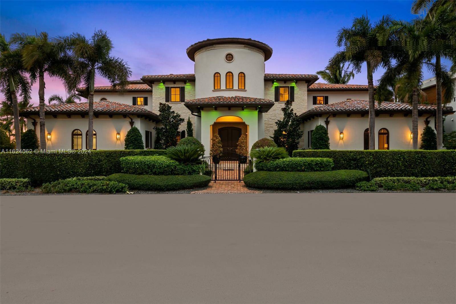 Open the door to new beginnings in this luxurious waterfront estate.