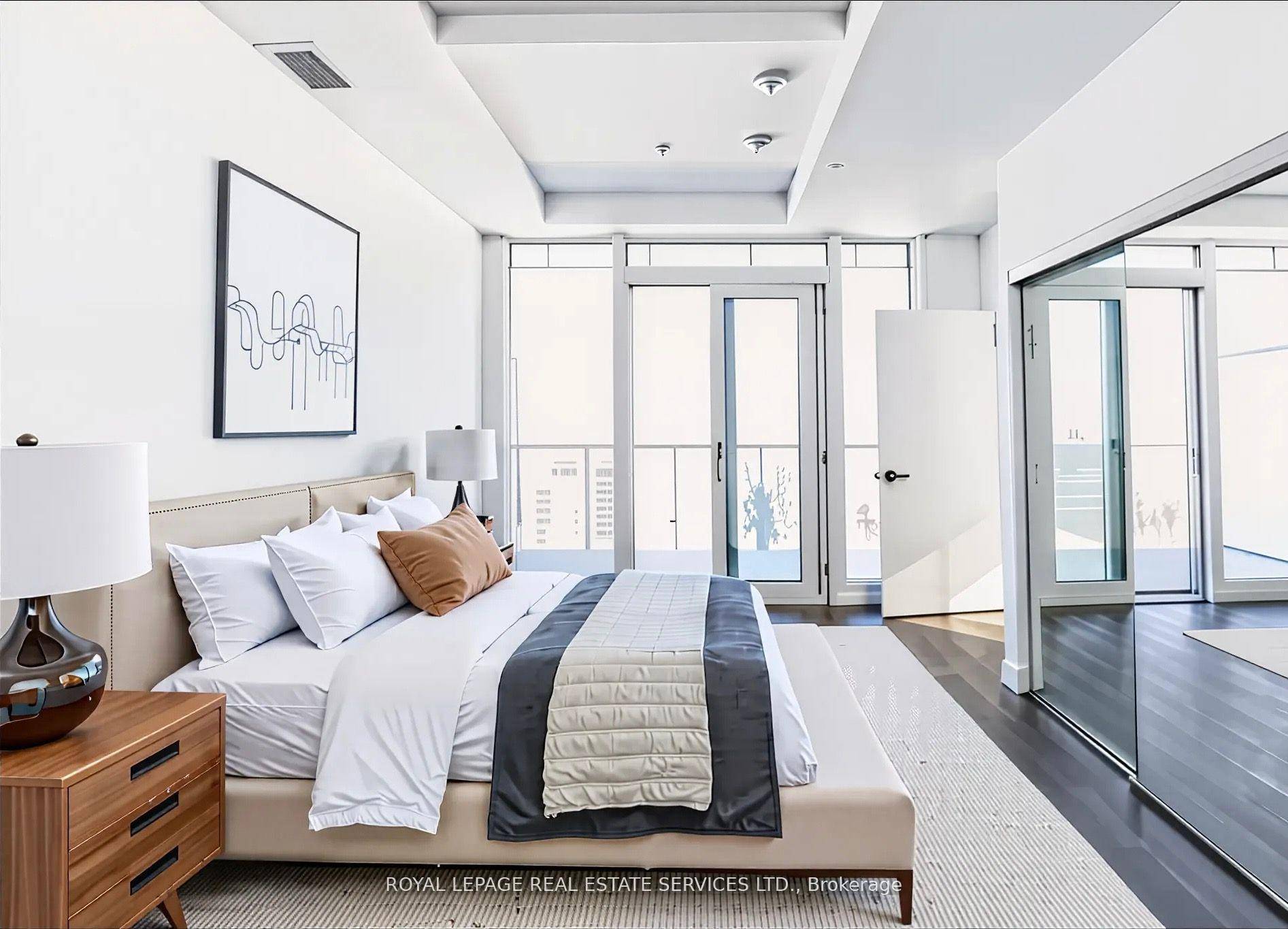 RARE 2 PARKING SPACES 2 Bed flex amp ; 2 bathroom unit in the highly anticipated M City.