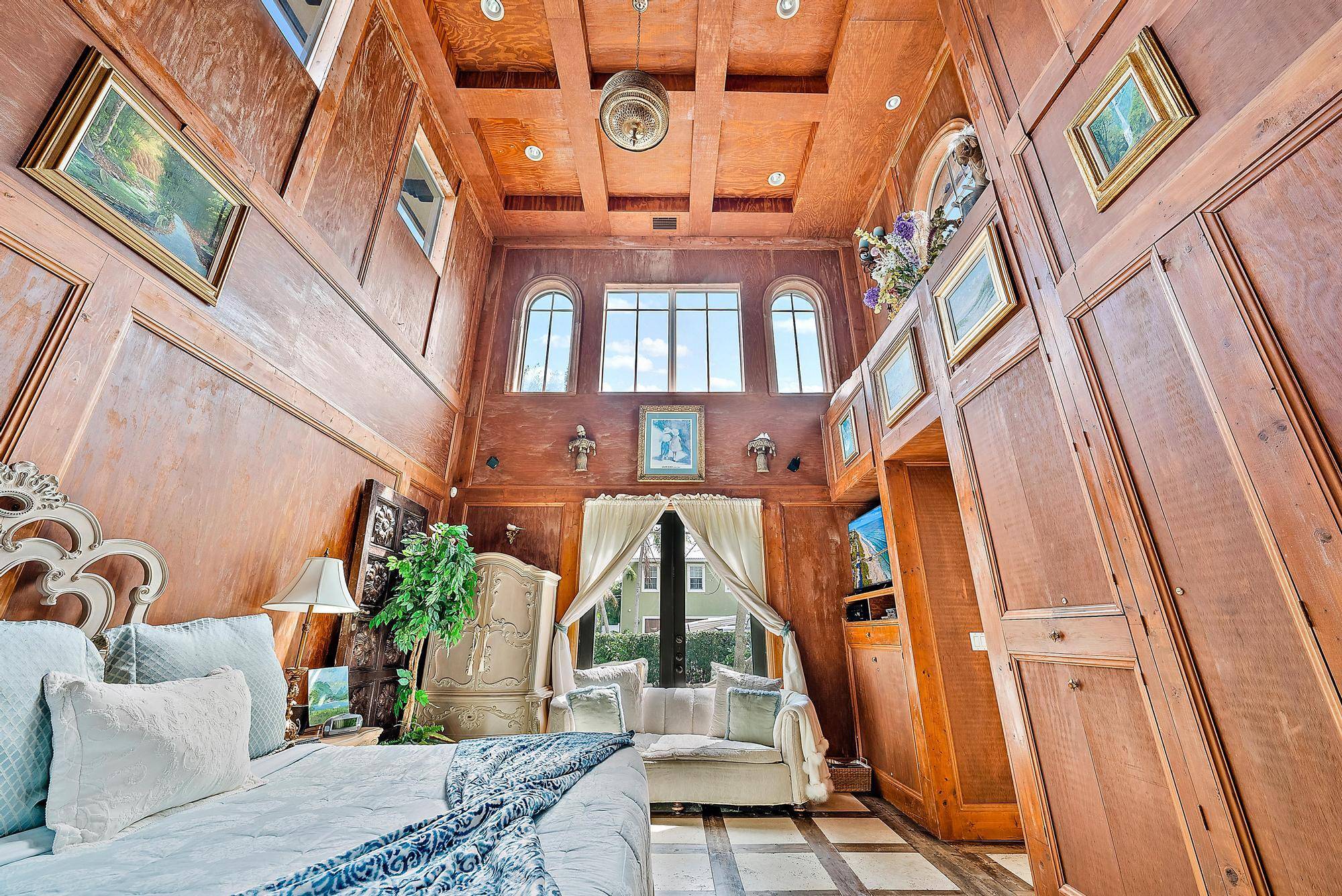 Embrace coastal living at its finest with this captivating 2 bedroom luxury retreat nestled within the million dollar homes of the south end's waterfront community.