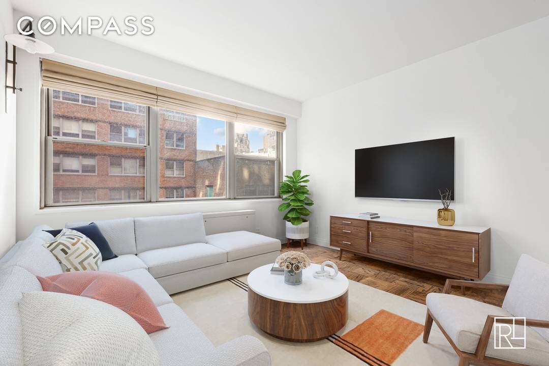 South Facing Flatiron 1BR with Smart Design amp ; Low Maintenance Welcome to Residence 403 at The Parker Gramercy, a beautifully renovated south facing one bedroom in one of Flatiron ...