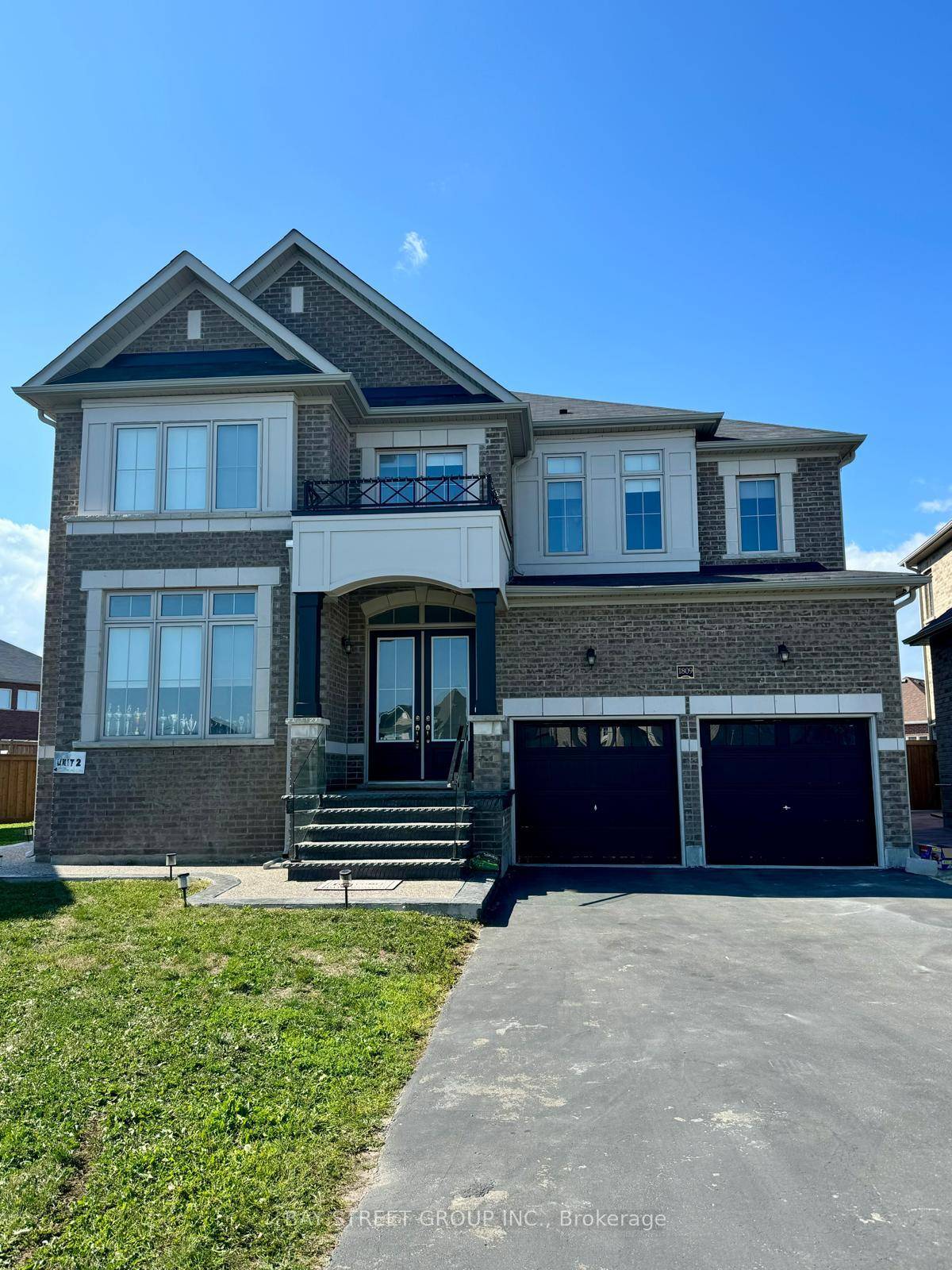 Welcome to this stunning, move in ready home, located in the highly sought after community of Alcona Innisfil.