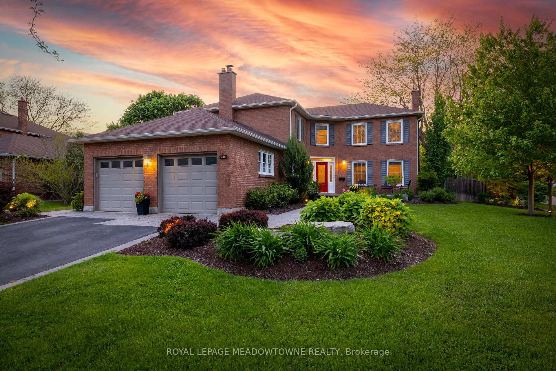 Set on a rare 88 x 126 foot lot, this four bedroom home offers over 4, 000 sq ft of finished living space in one of Mississauga's most scenic and ...