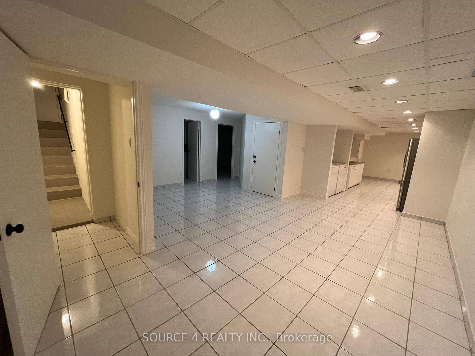 Welcome To 138 Venetian Crescent !