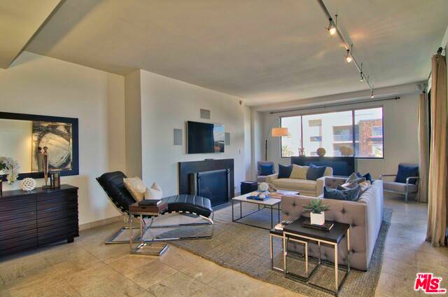 1118 N 3RD ST 2BR Santa Monica La