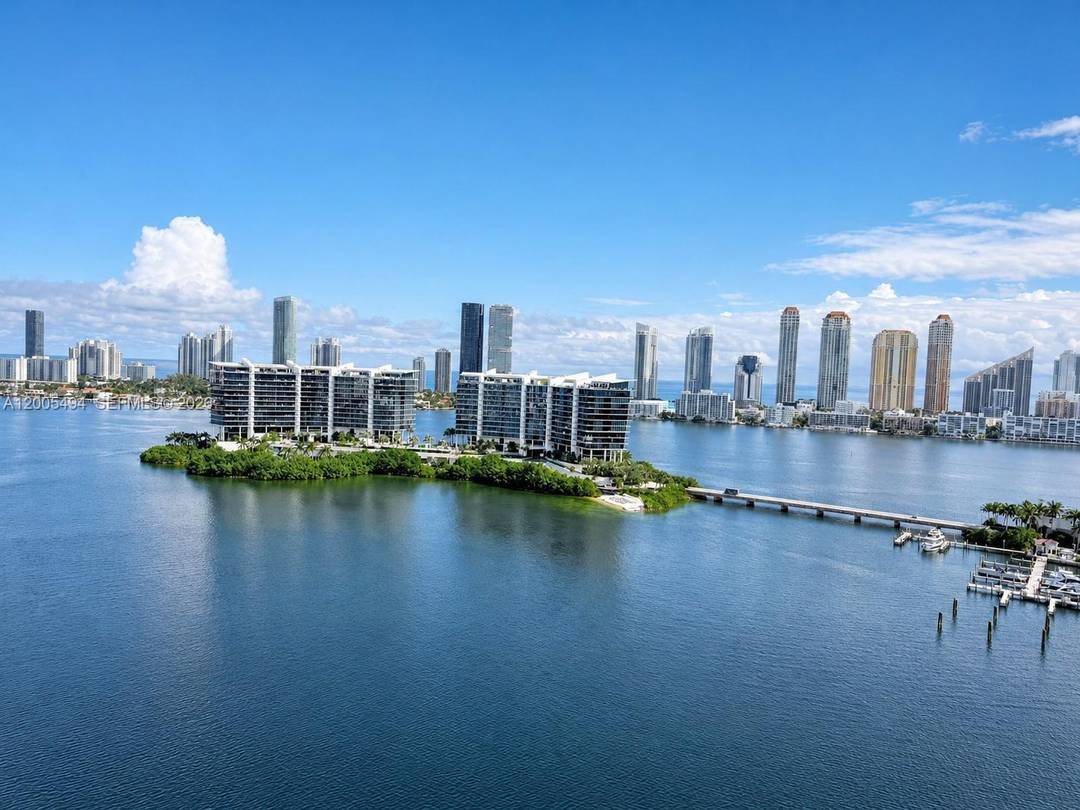 WELCOME TO THIS CONDO AT THE PENINSULA I.