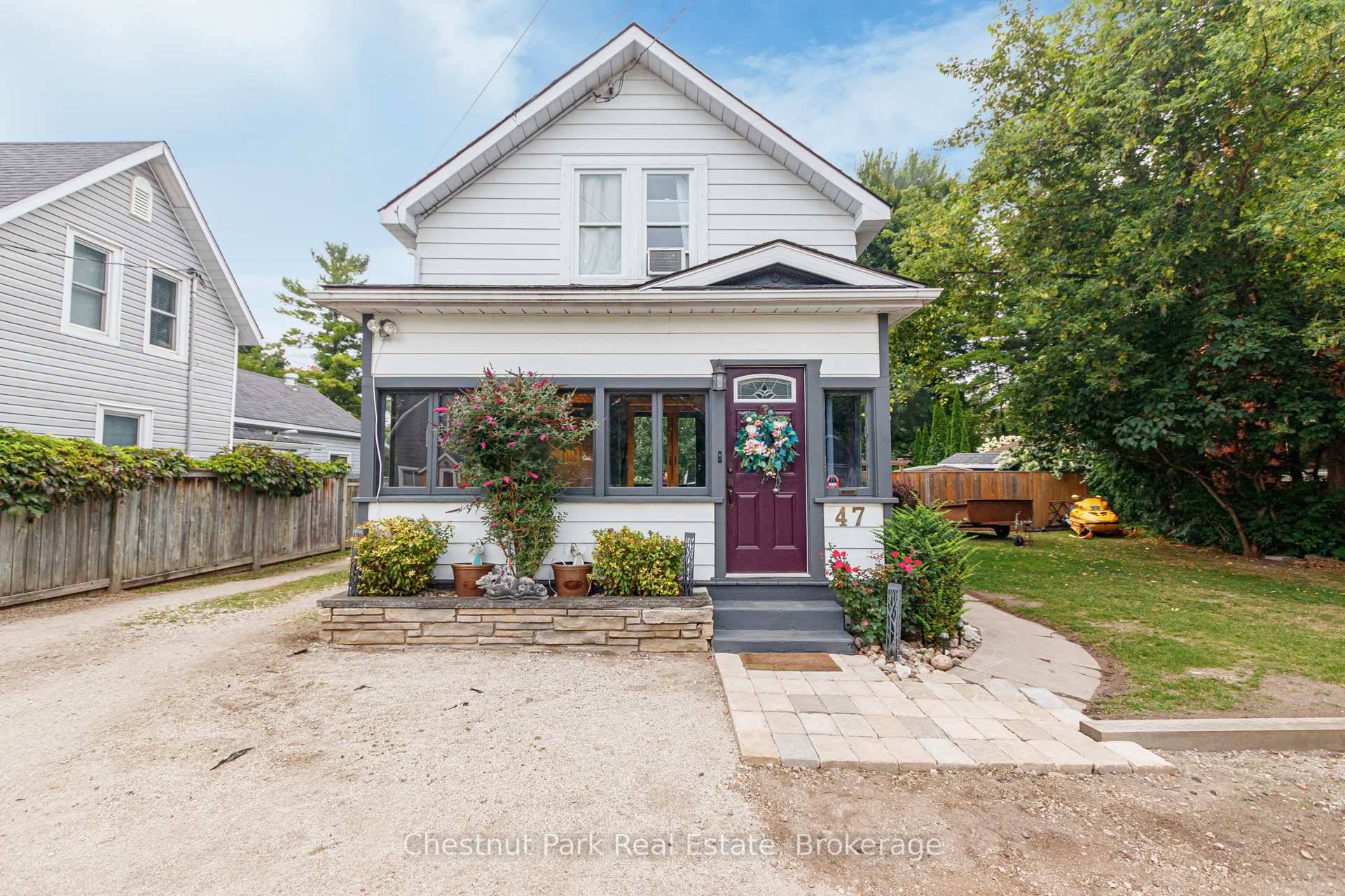 This well maintained two storey residence, featuring three bedrooms and one and a half baths, boasts an enviable location with C1 zoning.