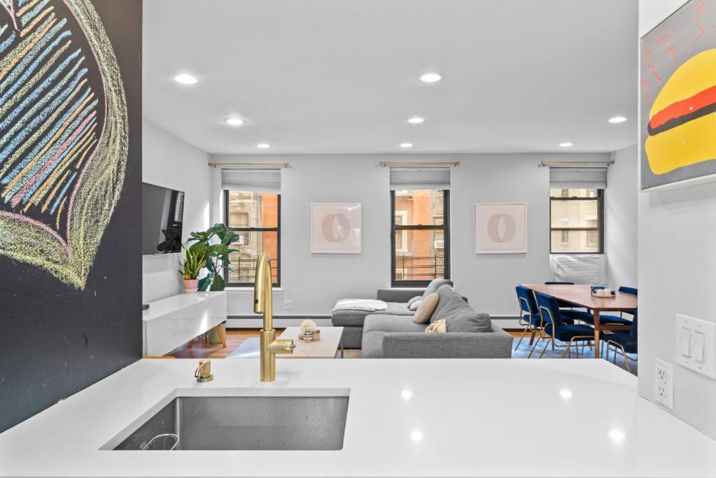 This renovated, sun filled, South facing apartment offers two spacious bedrooms, a flexible bonus room ideal as a den, office, or third bedroom, ample storage including a private storage bin, ...