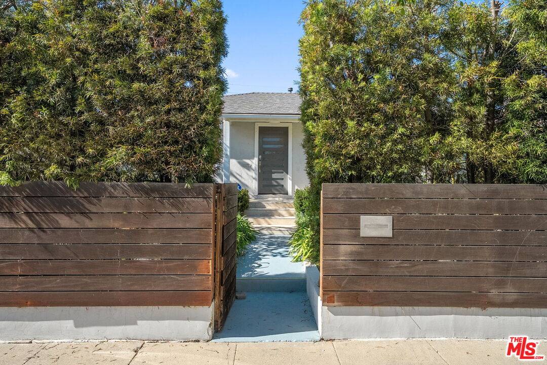 2939   Oakhurst Ave 3BR La
