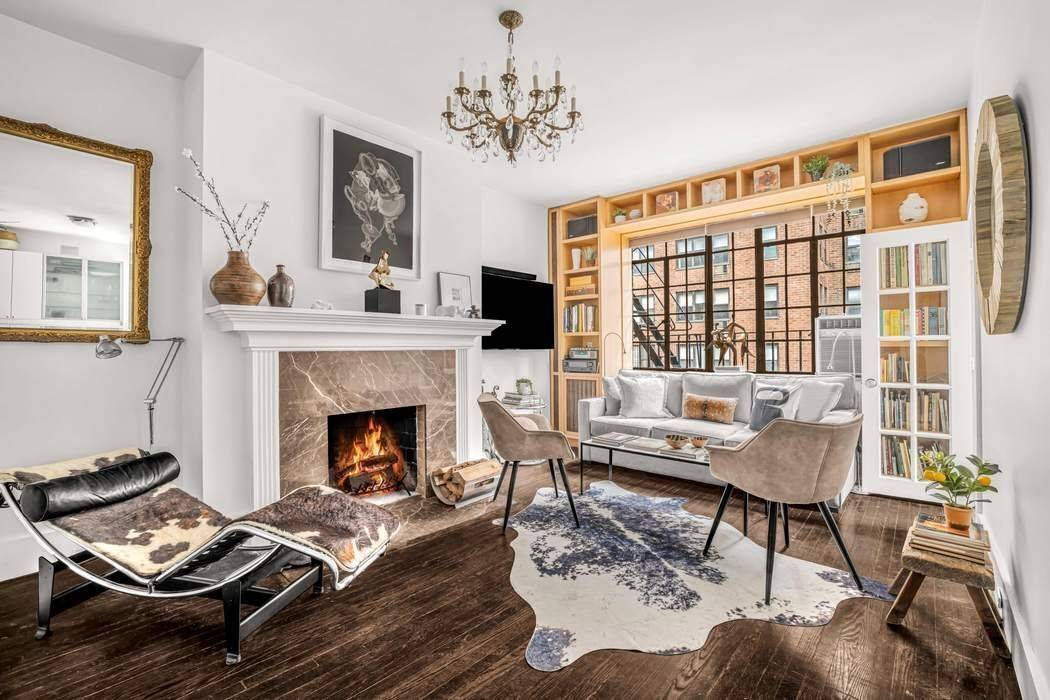 This two bedroom duplex offers a rare opportunity to own a piece of pre war history in the iconic Tudor City enclave of Midtown Manhattan.