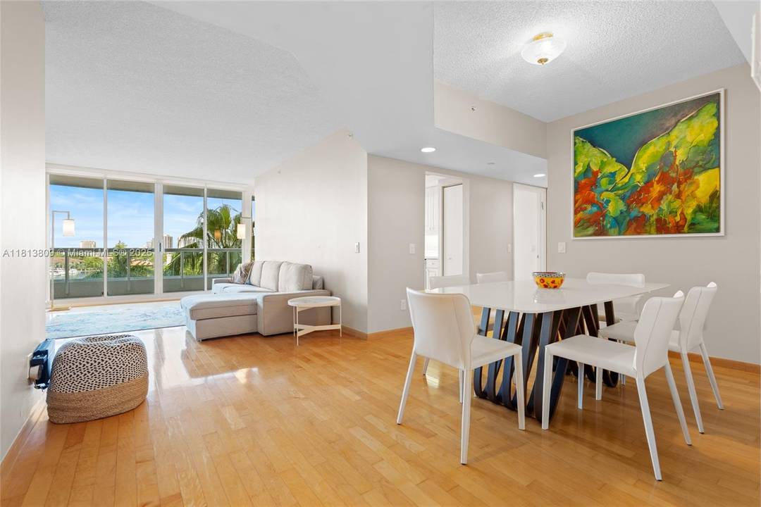 SPECTACULAR VIEWS FROM THIS BEAUTIFUL 2 BED 2 BATH CONDO AT THE NORTH TOWER AT THE POINT AVENTURA.