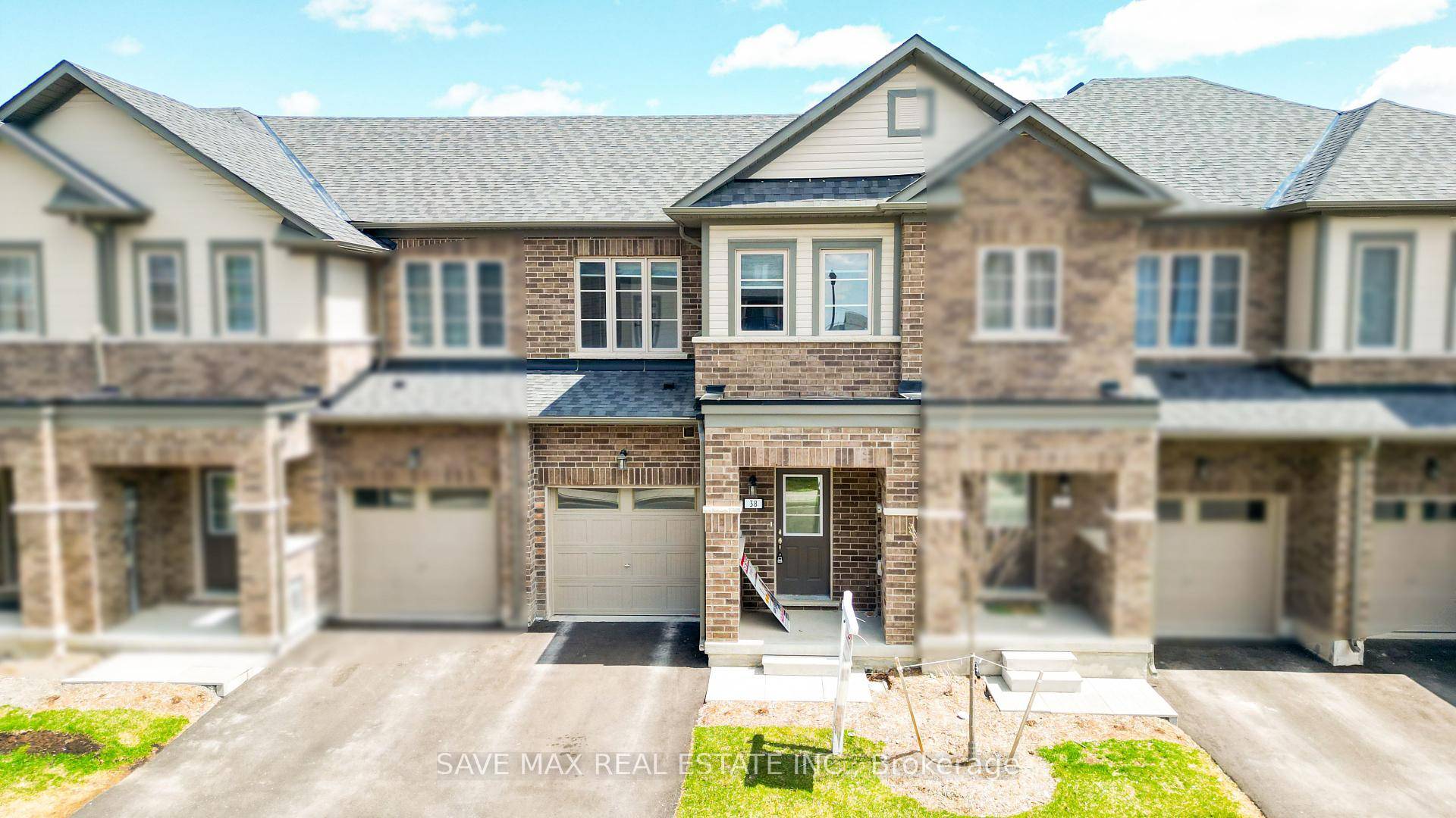 This exquisite brand new 3 bedroom, 3 bathroom townhome, nestled in the highly coveted Courtice community, offers over 1, 500 square feet of elegant living space.
