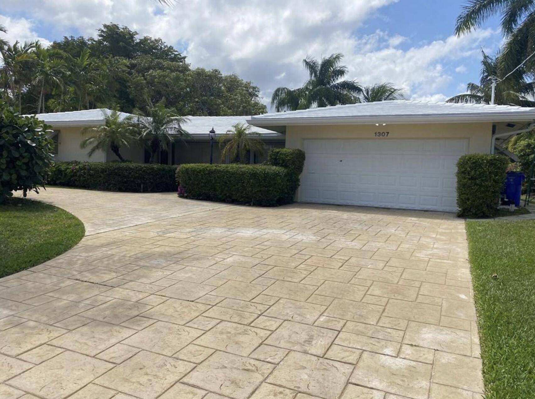 Don't miss this opportunity to live the South Florida boating lifestyle !