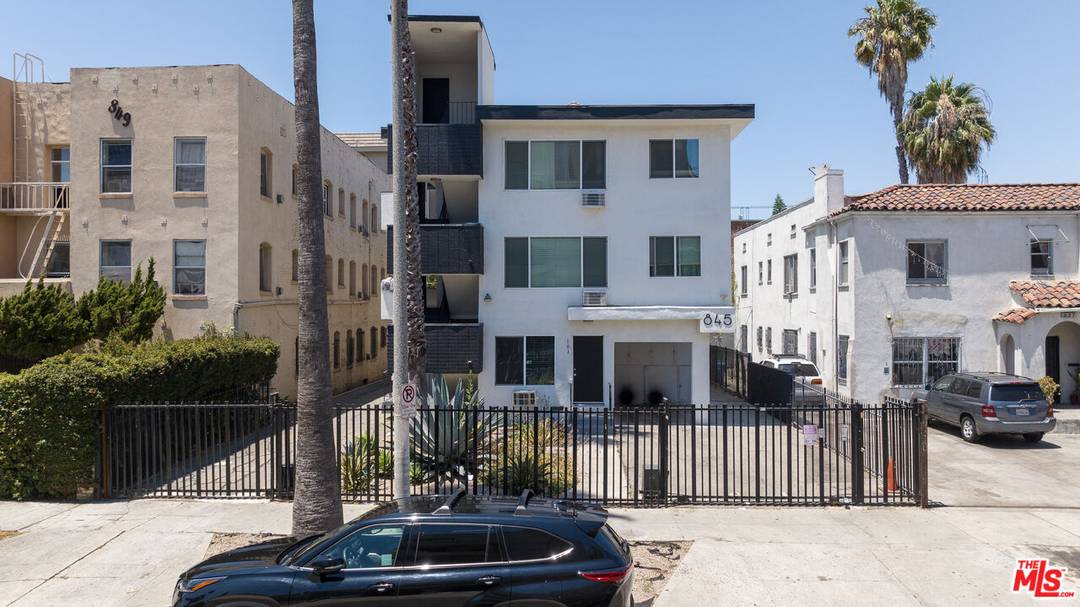 845  S Kenmore Ave 8BR Hancock Park La