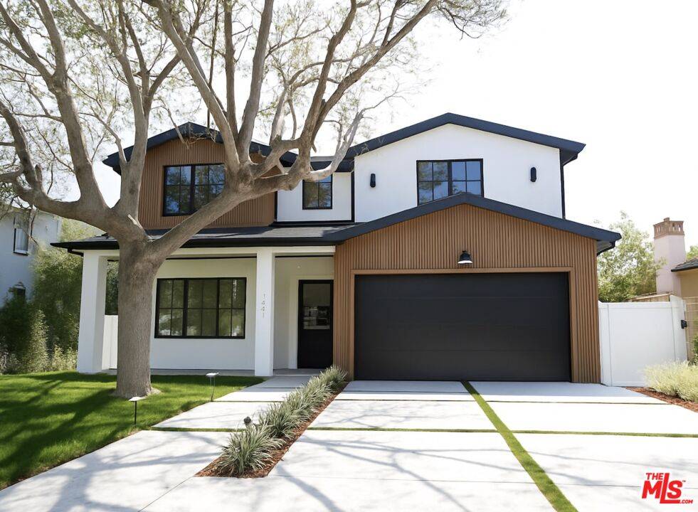 1441  S Oakhurst Dr 5BR Beverlywood La