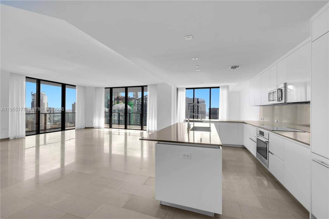 Rise Brickell City Centre TOWER SUITE.