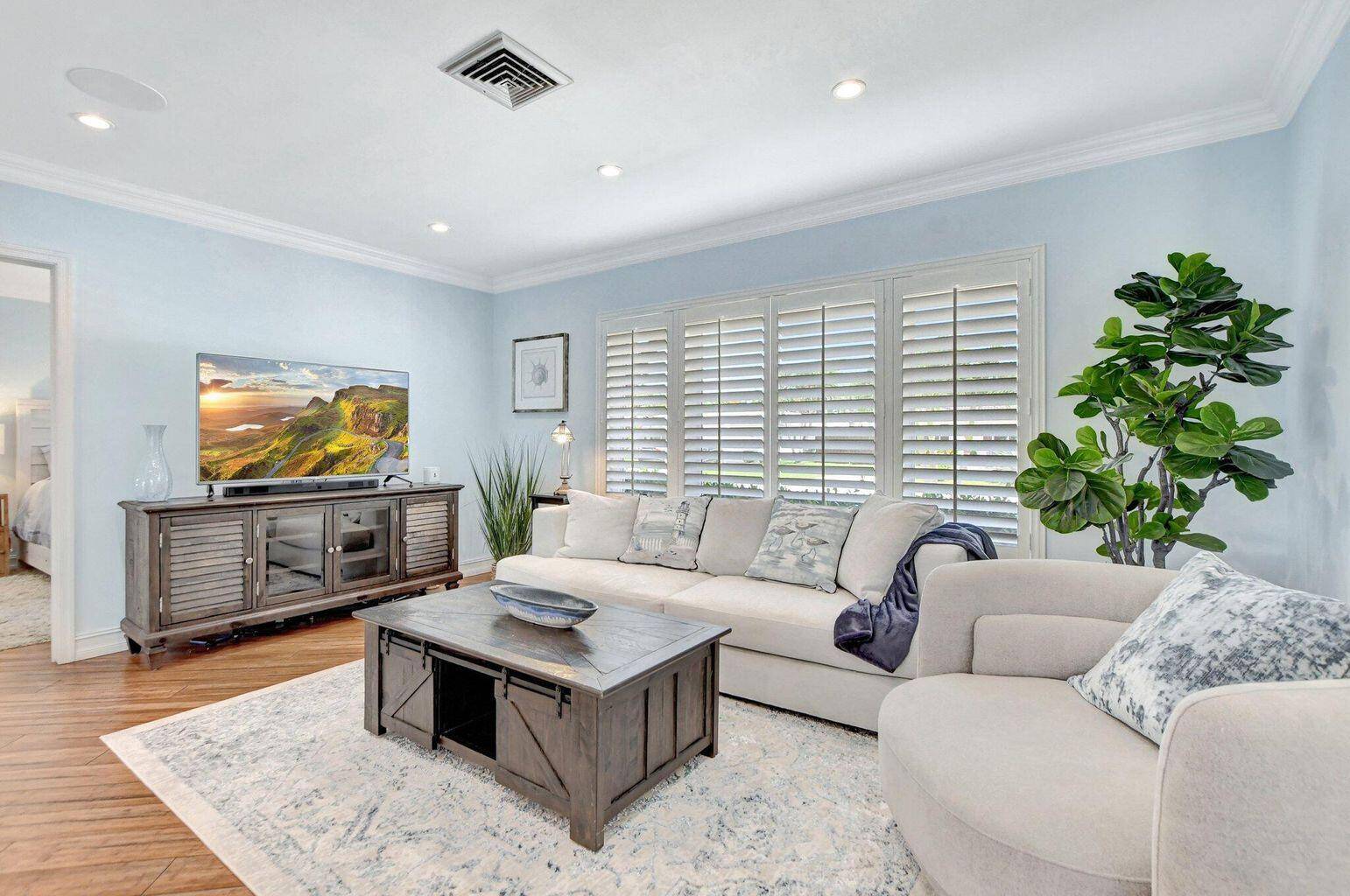 East Boca Raton Pool Home in Addison Mizner School District !