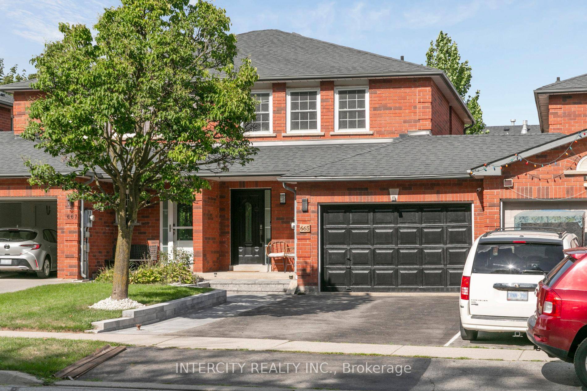 Beautifully updated freehold townhome in Burlington's desirable Pinedale community, right on the Oakville border.