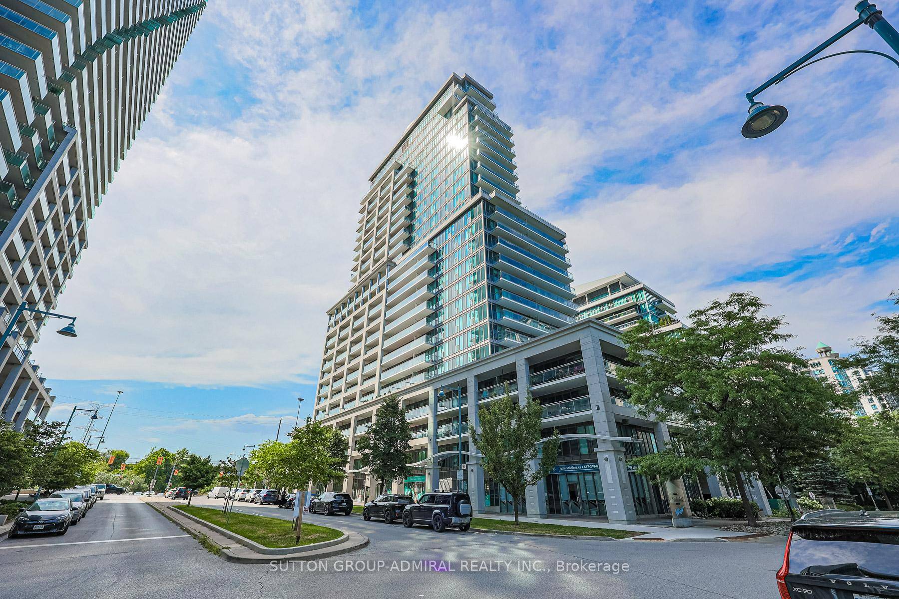 Fantastic updated 1 bedroom suite on high floor with amazing lake views in vibrant Humber Bay Shores !
