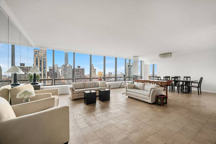This high floor duplex at 860 United Nations Plaza offers open northern views and the rare opportunity to create a custom residence with significant scale in a premier full service ...