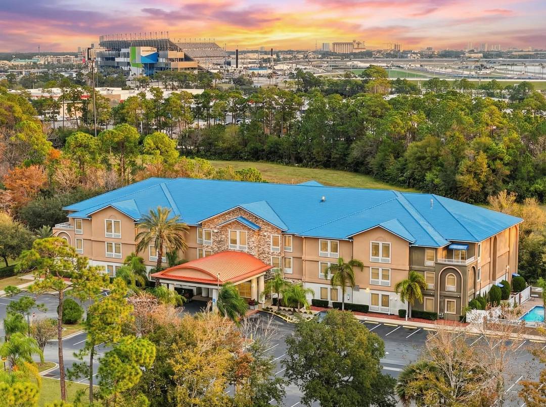 Welcome to one of the most compelling hospitality investment opportunities in Florida.