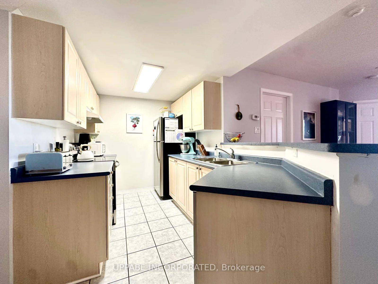 Ottawa. Welcome to 310 Central Park, a bright and beautifully maintained 1 bedroom plus den, 1 bathroom Condo for rent offering a smart, functional layout.