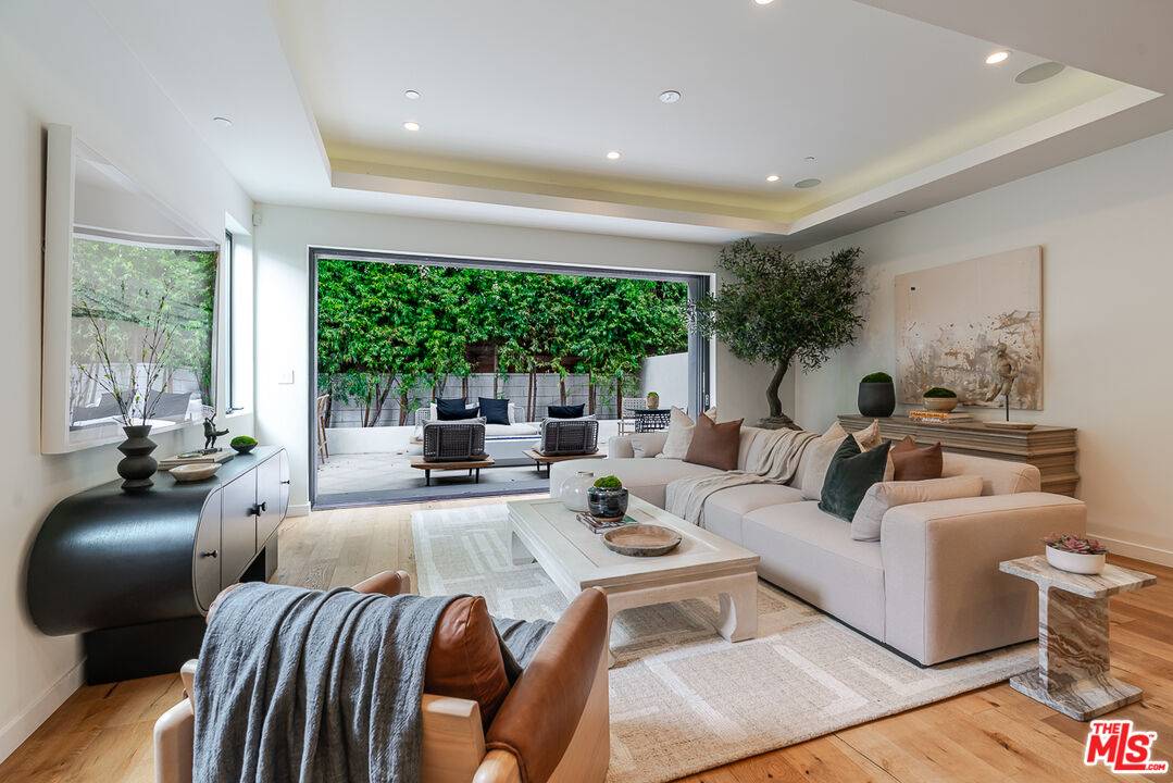 3658   Beethoven St 4BR Marina Del Rey La