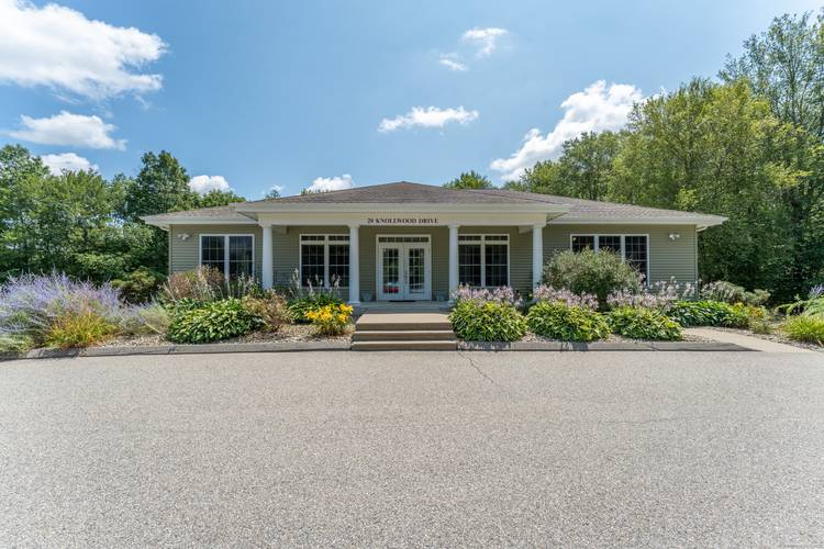 Now available a versatile 5, 306 sq ft retail building located in a Village Commercial Zone, offering a unique opportunity for both investors and owner occupants.