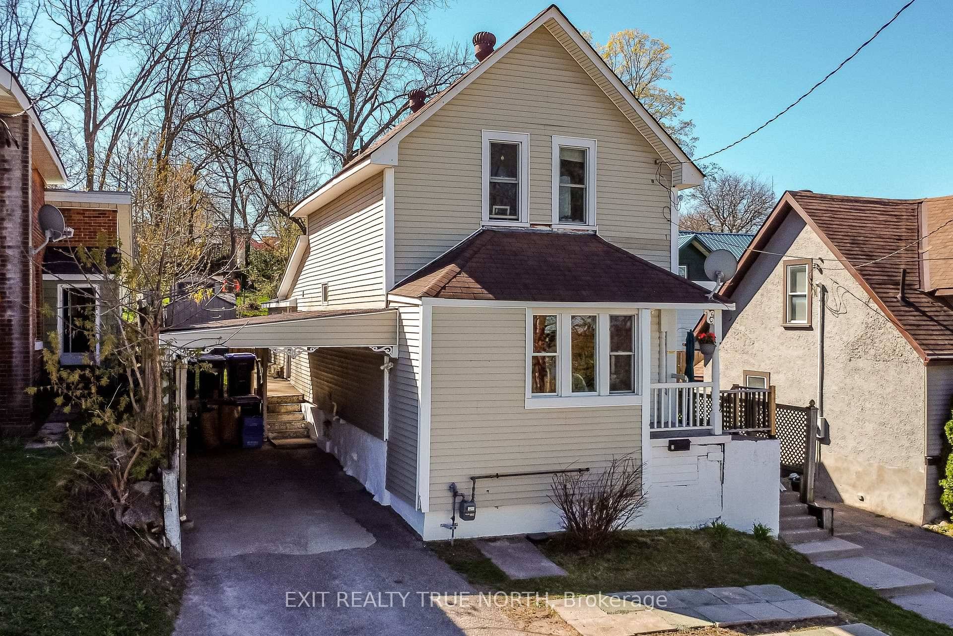 Turn key duplex just steps from the water and downtown core with views of Georgian Bay.