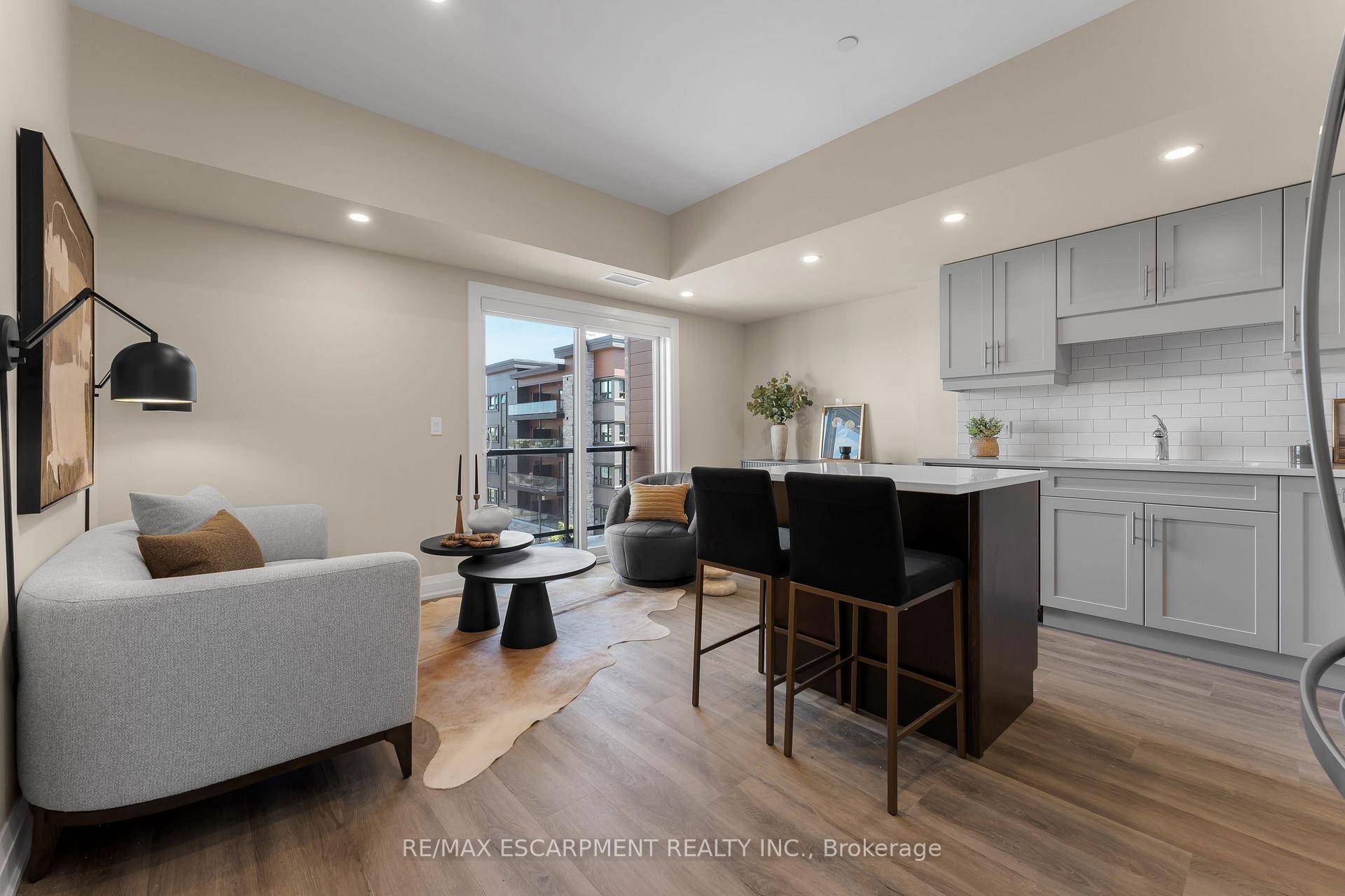 Welcome to Unit 314 at 118 Summersides Blvd a stylish and upgraded 1 bedroom den, 2 bathroom condo in the heart of Fonthill, offering the perfect combination of comfort and ...