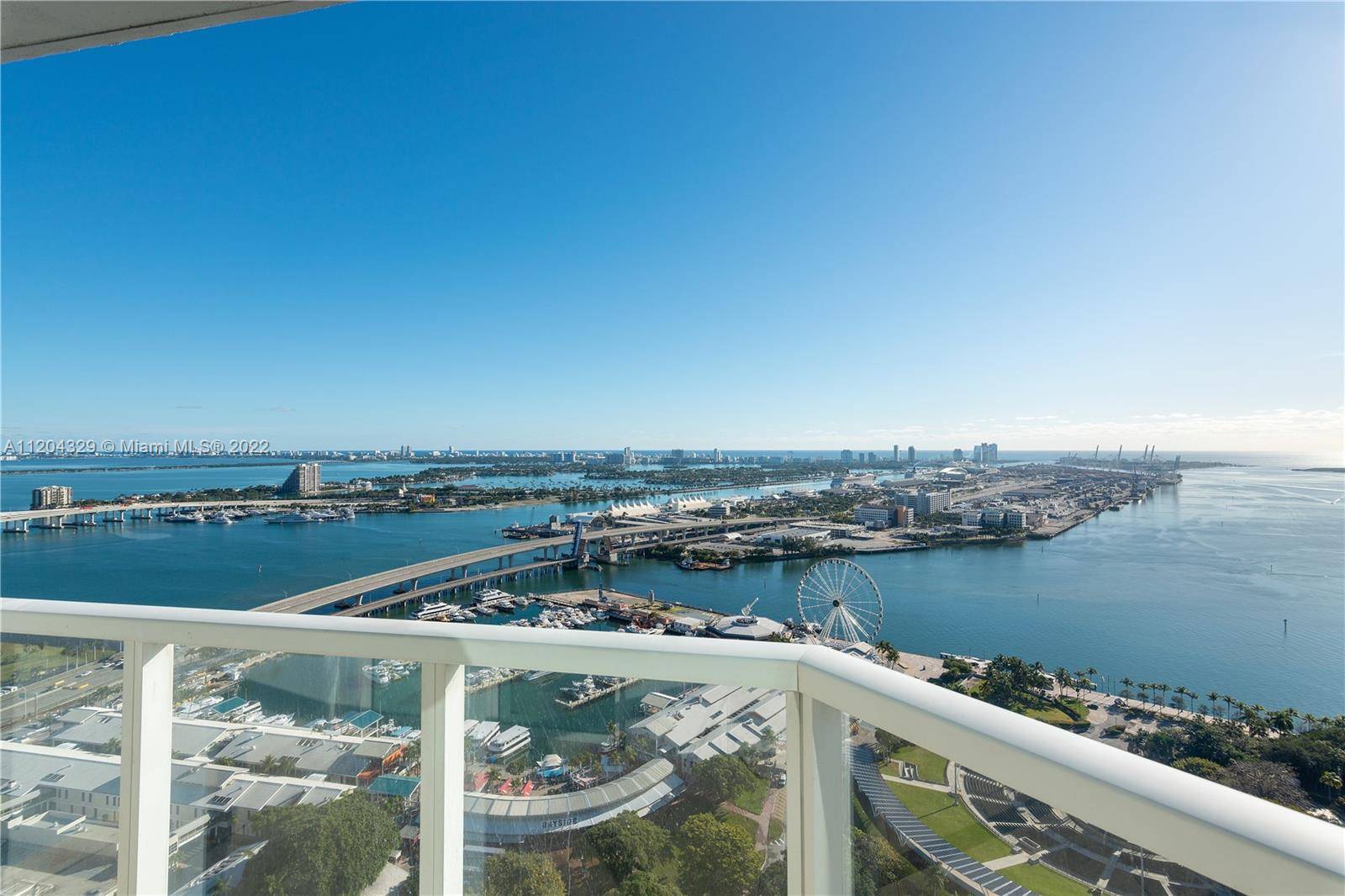 This incredibly large two bedrooms plus den, two full baths in the heart of downtown with breathtaking views, steps to Miami Dade College, metro mover, stainless steel appliances, Italian cabinets, ...