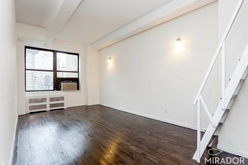 This freshly renovated South facing apartment has a storage loft, extra high ceilings, refinished hardwood floors, excellent closet space amp ; direct southern sunlight thought the over sized windows.