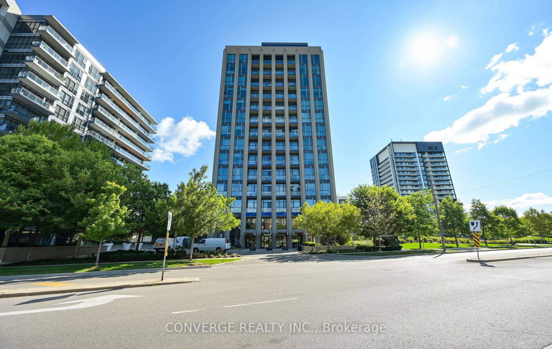 Welcome to this beautiful 1 bedroom, 2 bathroom condo at the sought after 75 The Donway West.