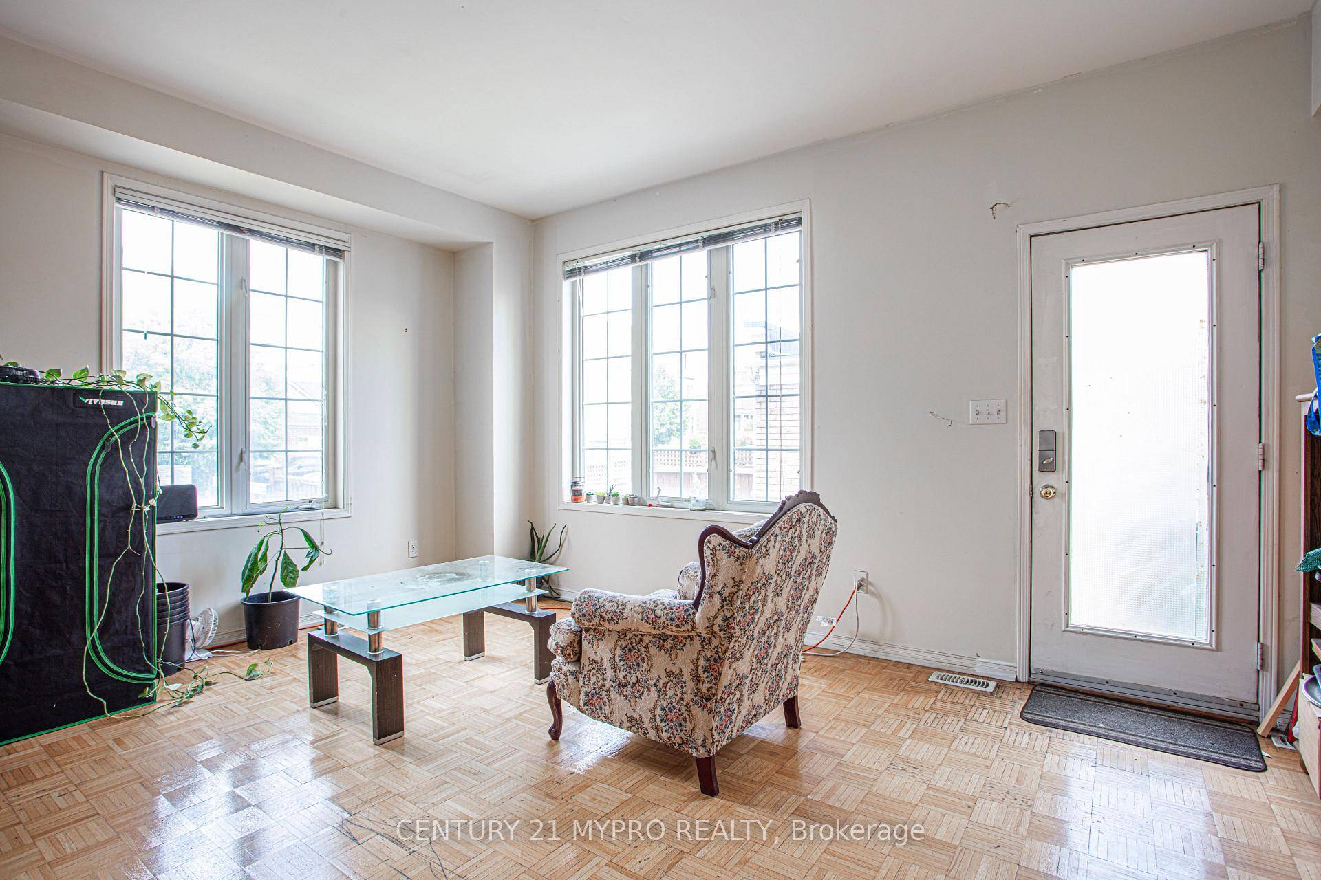 Bright corner property in the heart of York University Heights !