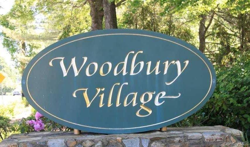 Bright amp ; Peaceful Condo for Rent in Woodbury Syosset Schools Resort Style Living Live in comfort and style in this sun filled, quiet condo located in Woodbury, within award ...