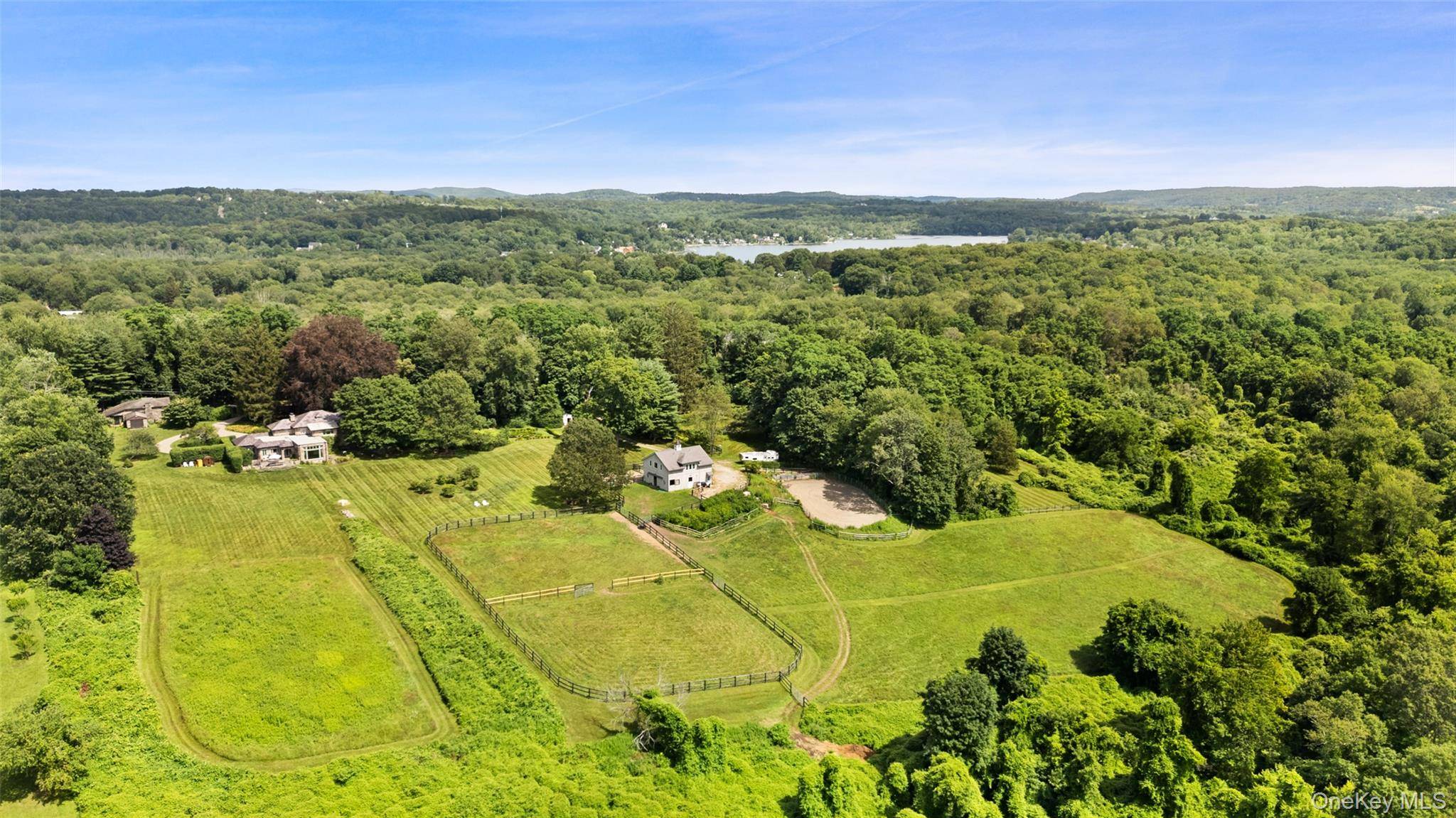 OldWalls is one of the area s finest historic properties, originally envisioned by the legendary American sculptor Chester Beach and his artist wife Eleanor.