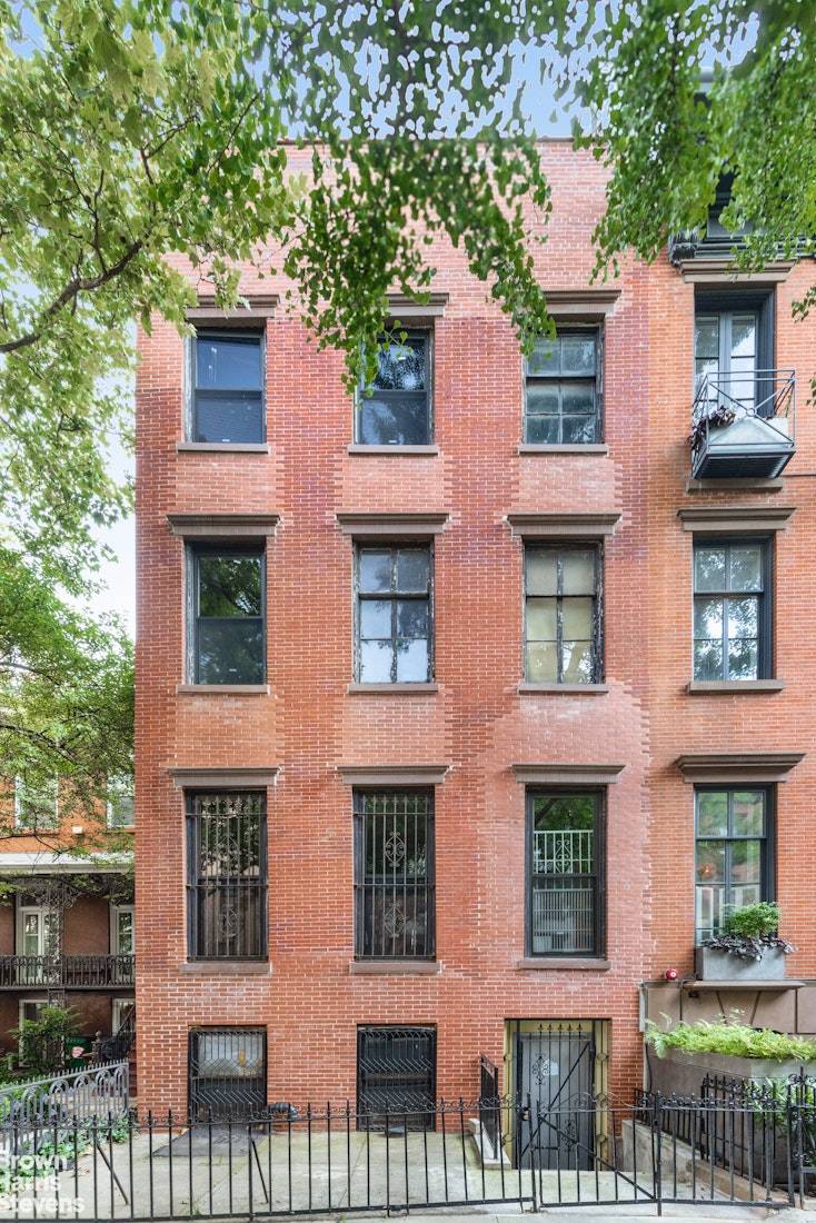 GRAMERCY TOWNHOUSE OPPORTUNITY NEW TO MARKET !