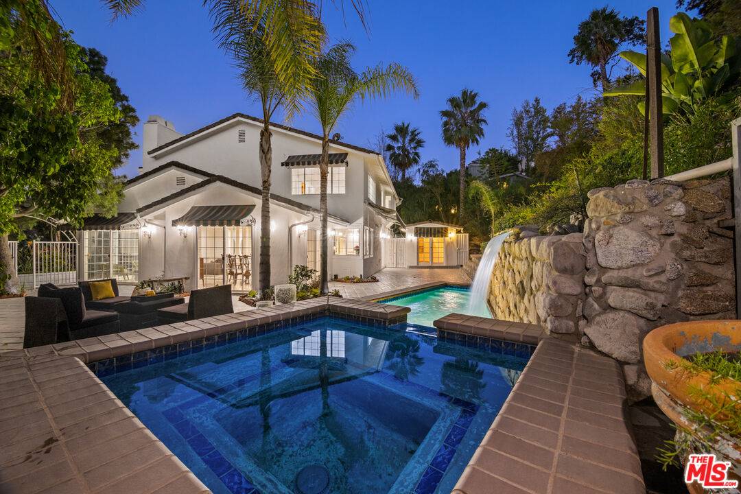 2461   Jupiter Dr 5BR Hollywood Hills East La